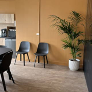 Bureau privé 16 m² 3 postes Coworking Rue Duquesne Lyon 69006 - photo 5